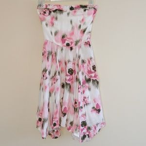 Girls strapless dress.